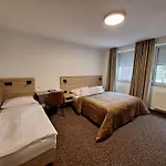 Hotel Avion