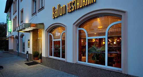 Avion Hotel